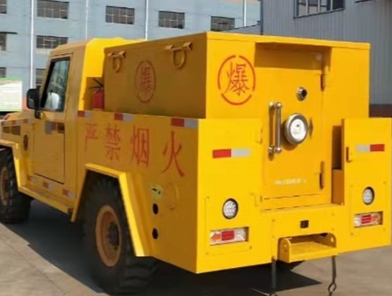 江永凯龙爆破器材运输车：保障爆破任务的安全运行